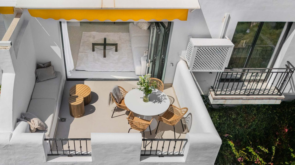 3 Bed Apartment for sale in Benahavís Costa Del Sol, Málaga, Spain