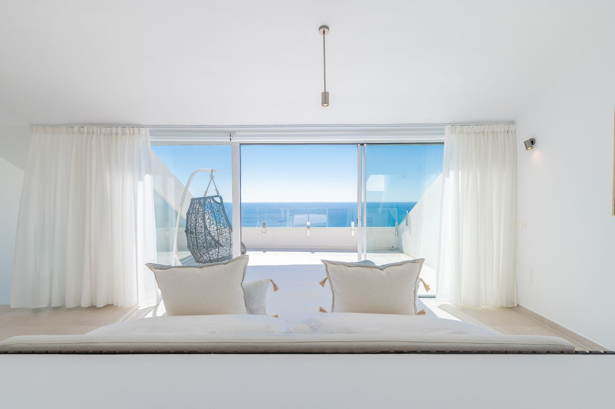 3 Bed Apartment for sale in Benalmadena Costa Del Sol, Málaga, Spain