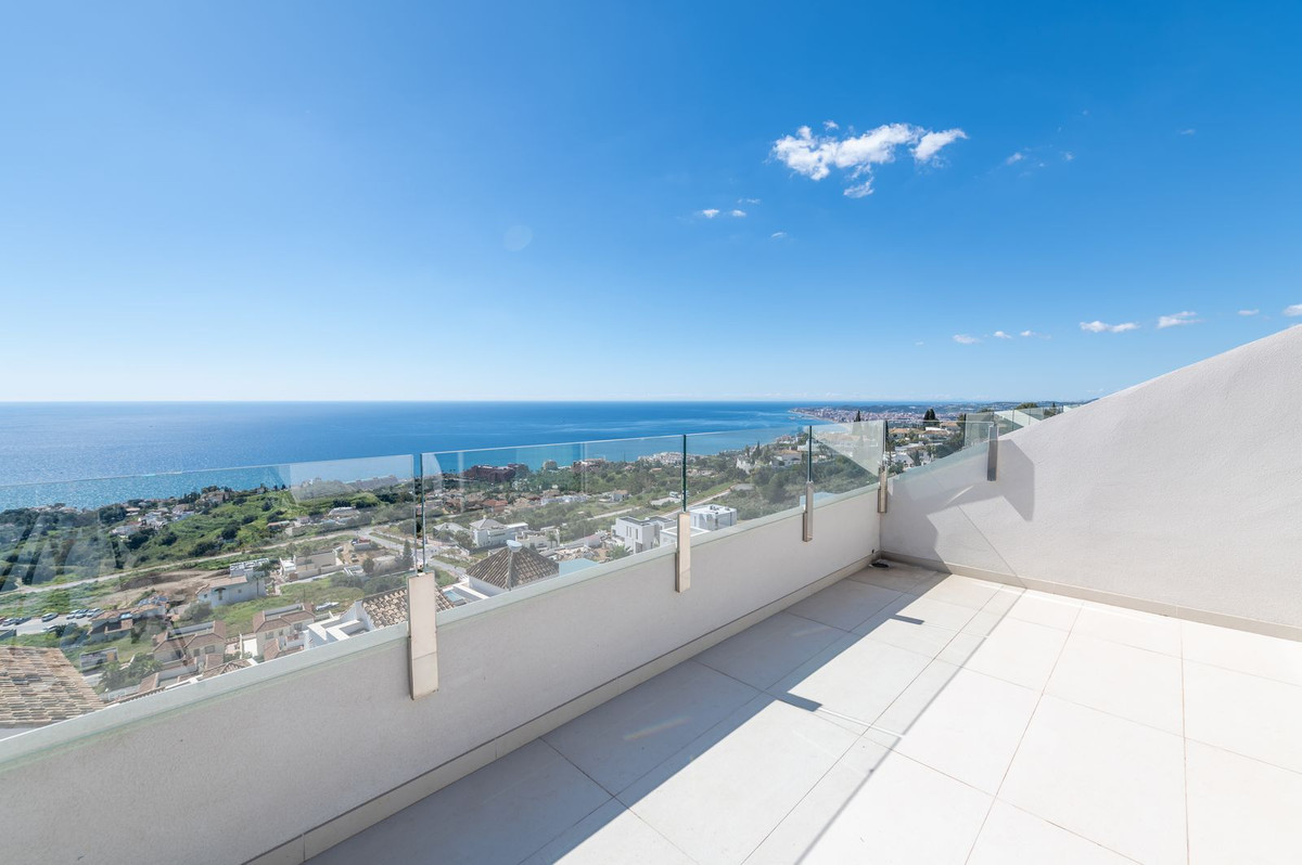 3 Bed Apartment for sale in Benalmadena Costa Del Sol, Málaga, Spain