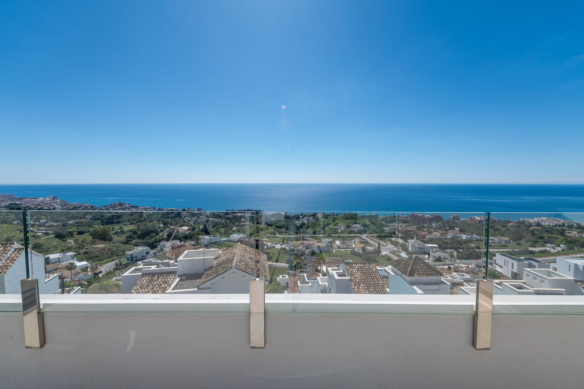 3 Bed Apartment for sale in Benalmadena Costa Del Sol, Málaga, Spain