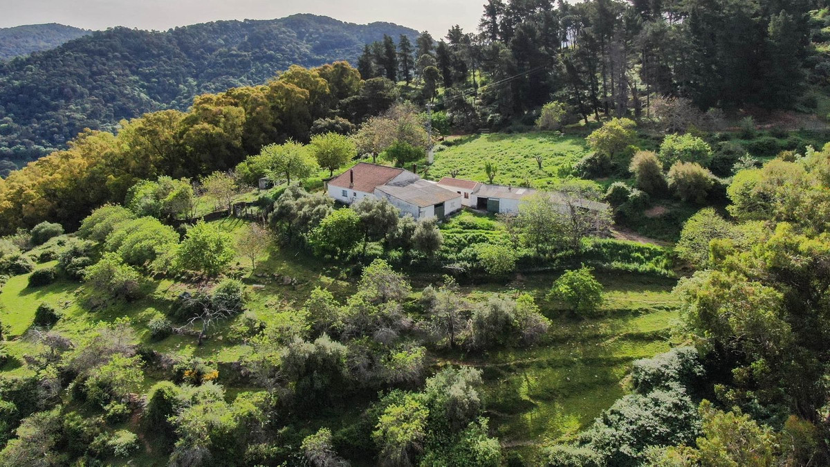 Se vende Finca - Cortijo de 3 dormitorios en Costa Del Sol, Málaga, España