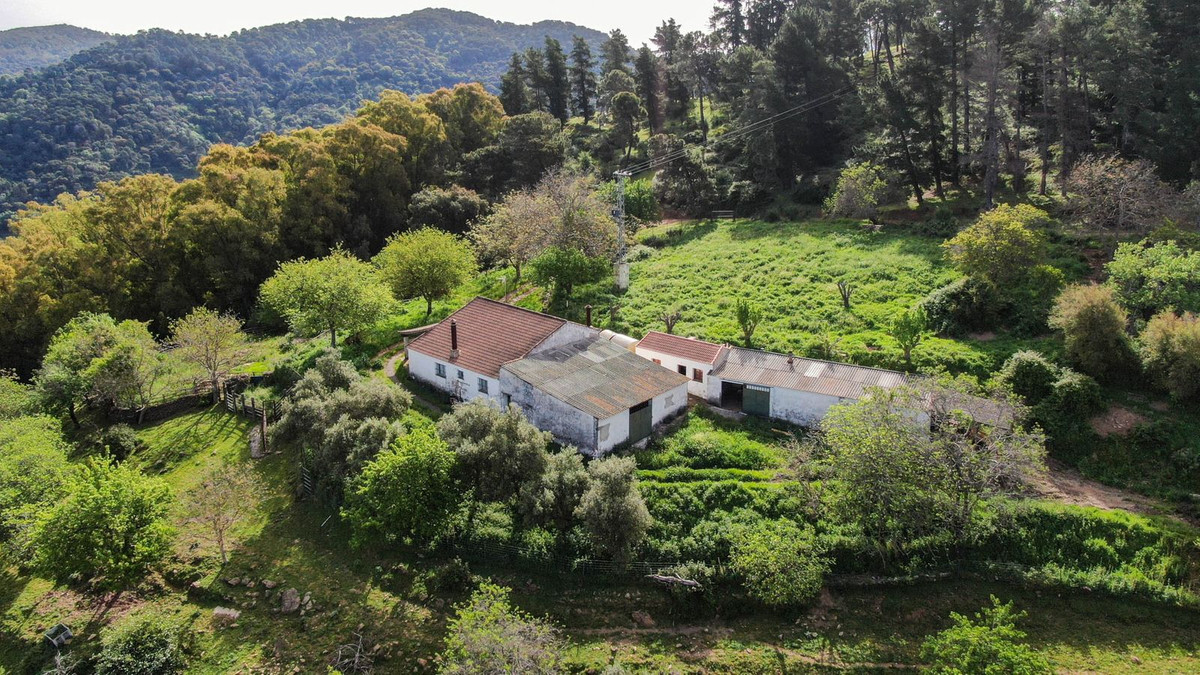 Se vende Finca - Cortijo de 3 dormitorios en Costa Del Sol, Málaga, España