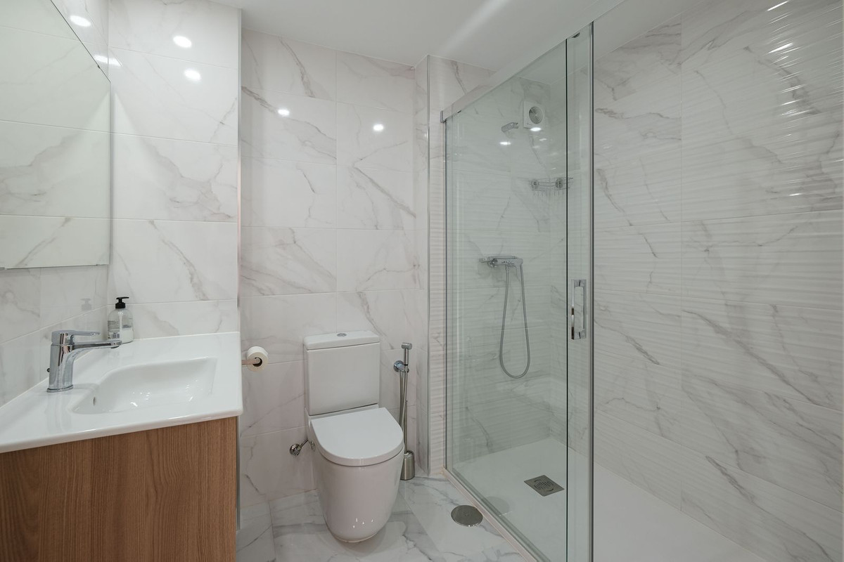 3 Bed Apartment for sale in Los Boliches Costa Del Sol, Málaga, Spain