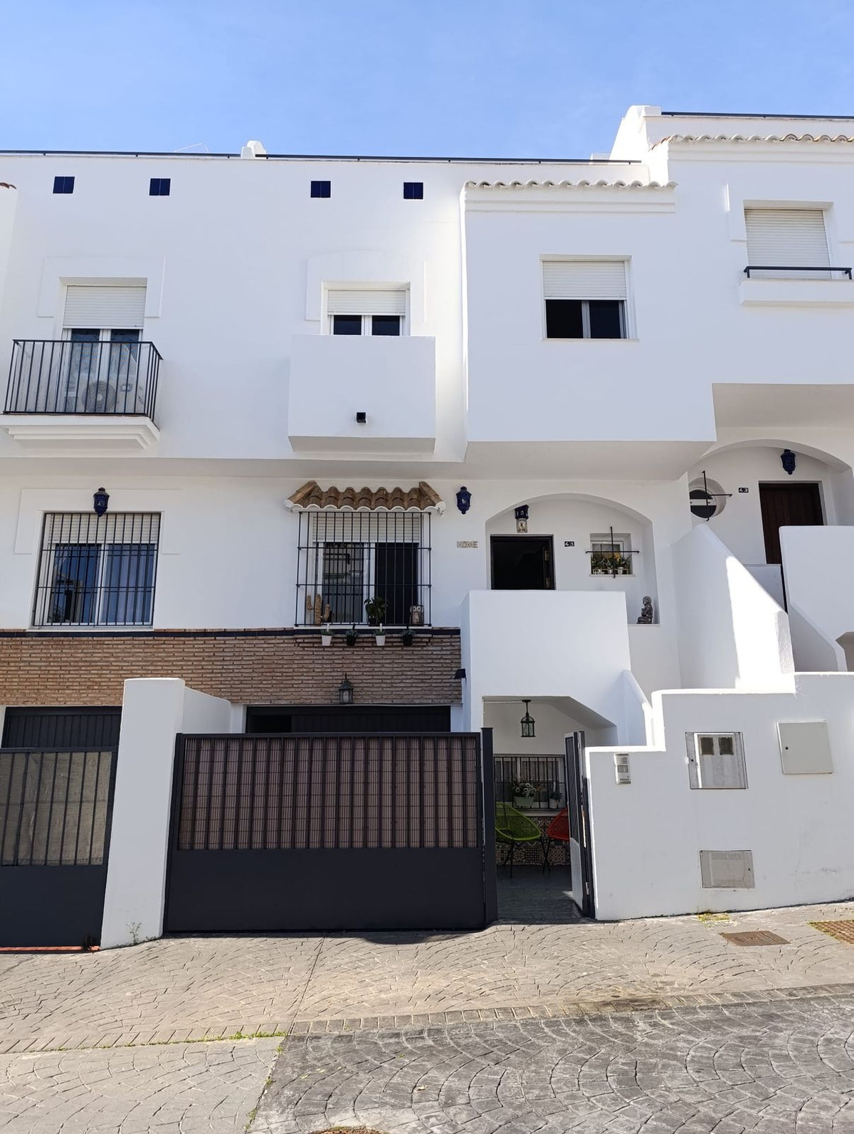3 Bed Townhouse for sale in Fuengirola Costa Del Sol, Málaga, Spain