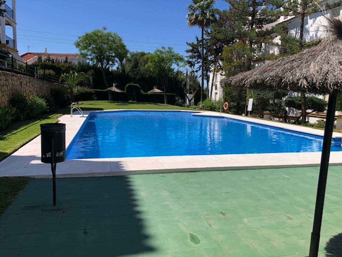 2 Bed Apartment for sale in Benahavís Costa Del Sol, Málaga, Spain