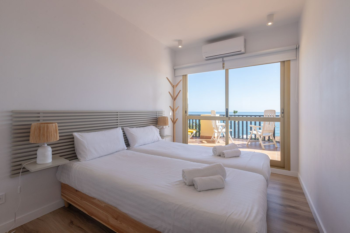 2 Bed Apartment for sale in Elviria Costa Del Sol, Málaga, Spain