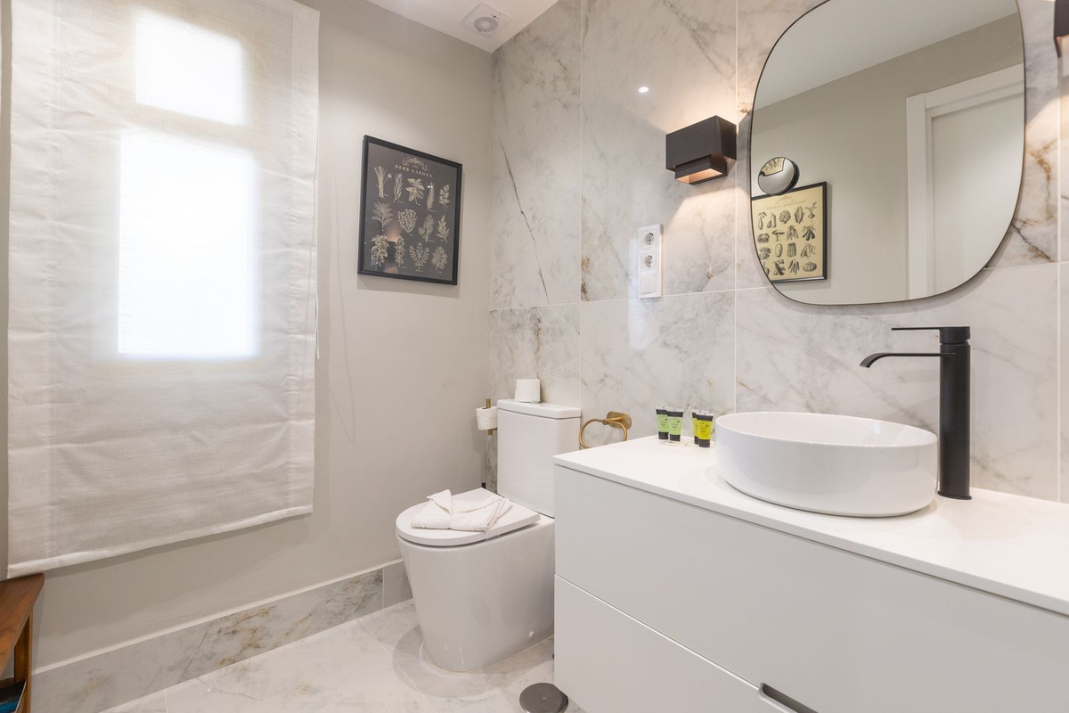 2 Bed Apartment for sale in Elviria Costa Del Sol, Málaga, Spain