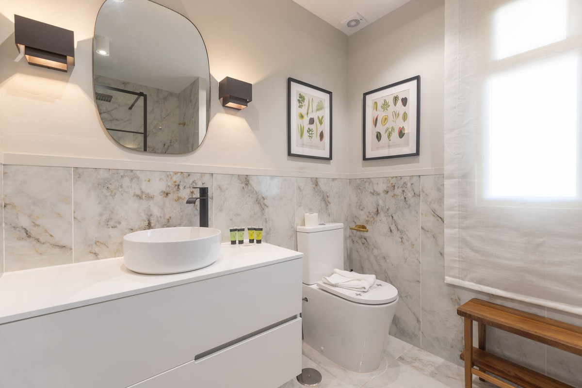 2 Bed Apartment for sale in Elviria Costa Del Sol, Málaga, Spain