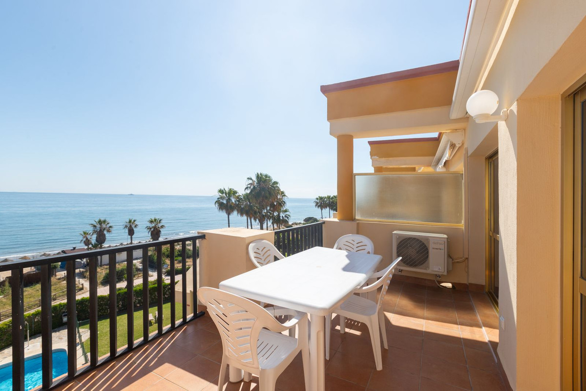 2 Bed Apartment for sale in Elviria Costa Del Sol, Málaga, Spain