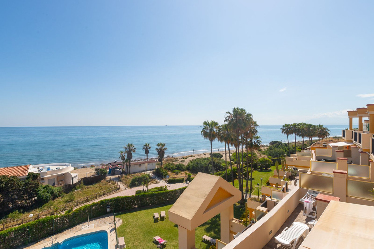 2 Bed Apartment for sale in Elviria Costa Del Sol, Málaga, Spain
