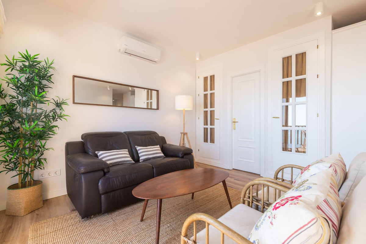 2 Bed Apartment for sale in Elviria Costa Del Sol, Málaga, Spain