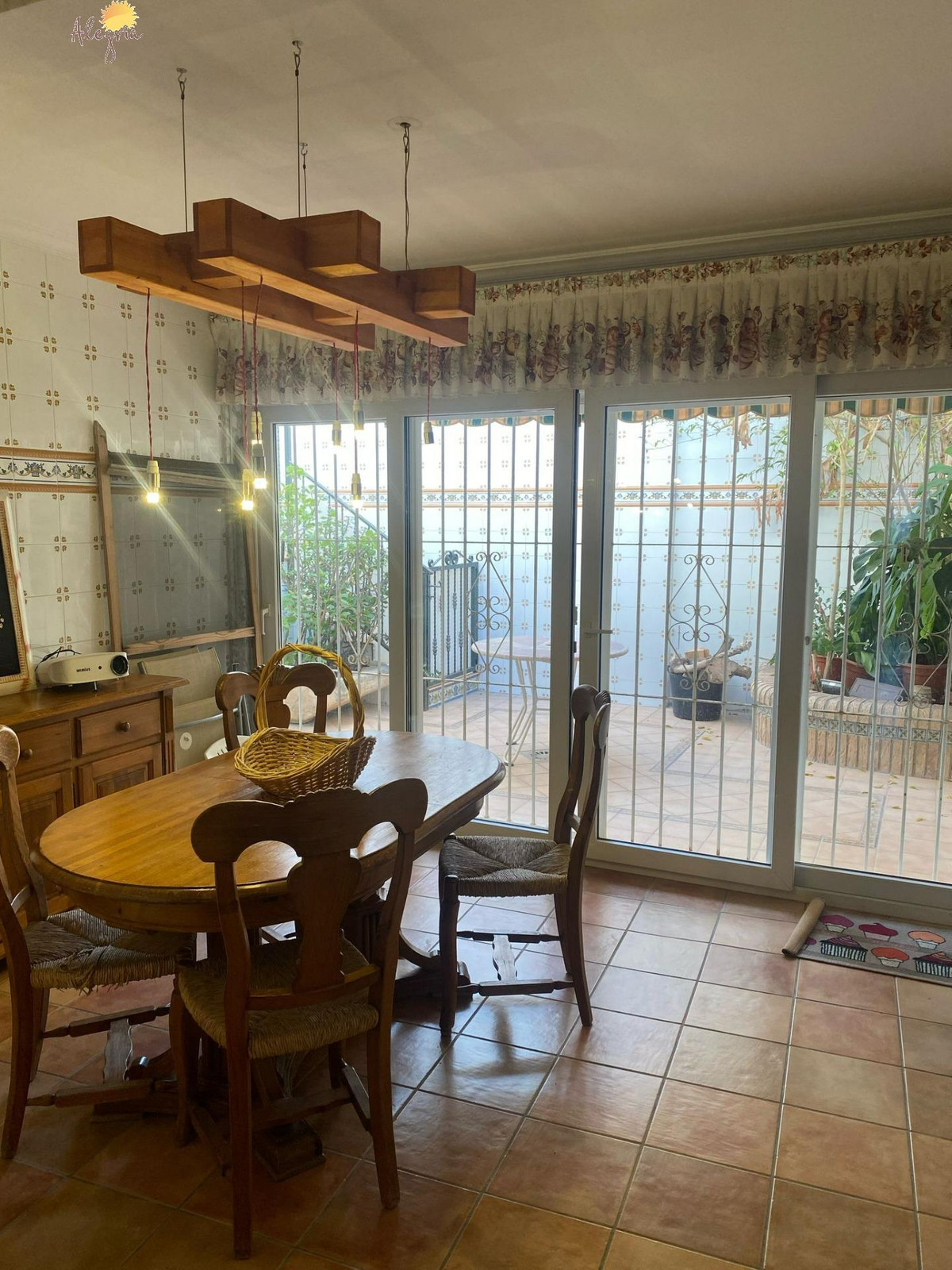 3 Bed Commercial unit for sale in Torrevieja Costa Blanca, Alicante, Spain