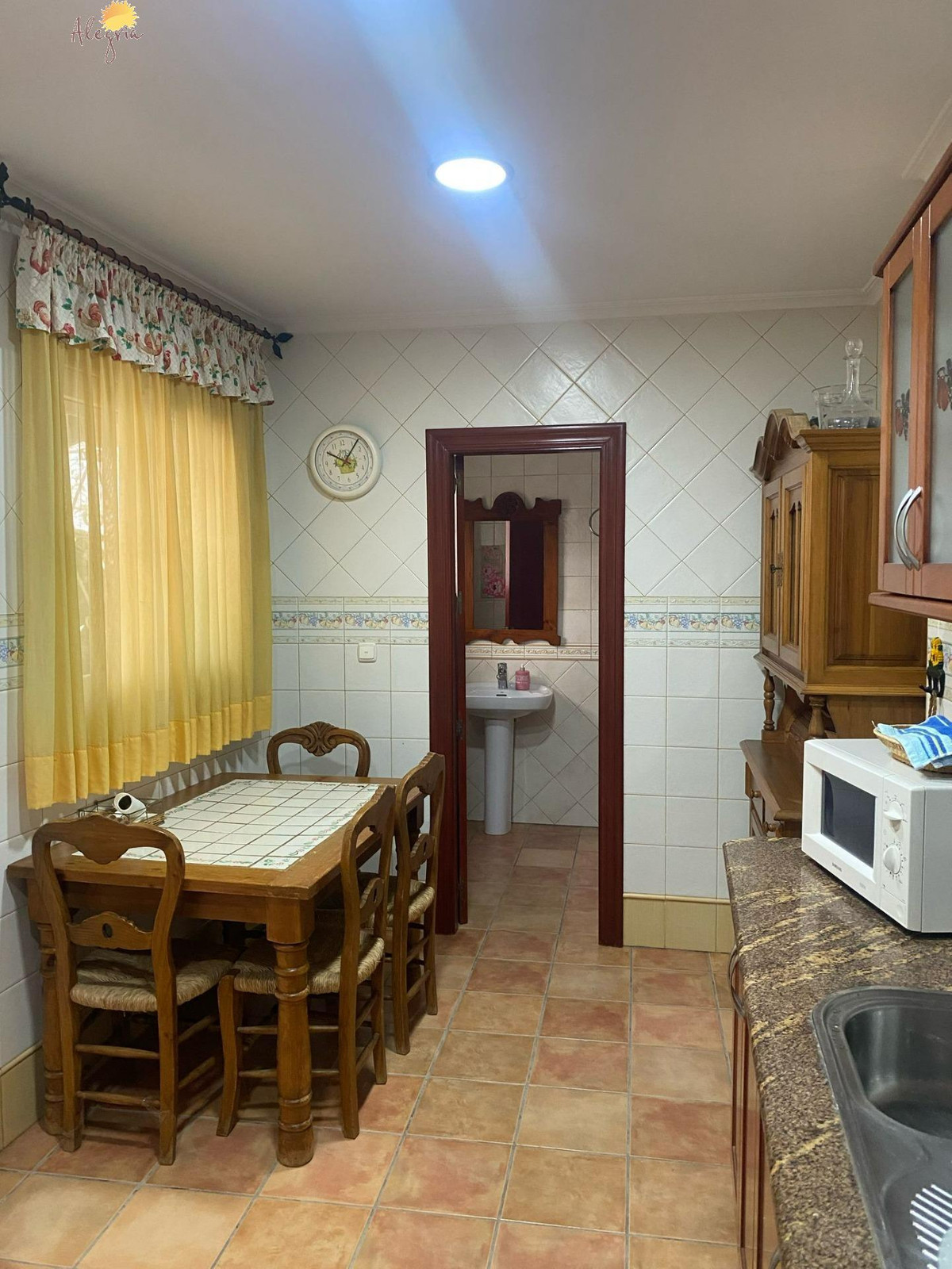 3 Bed Commercial unit for sale in Torrevieja Costa Blanca, Alicante, Spain