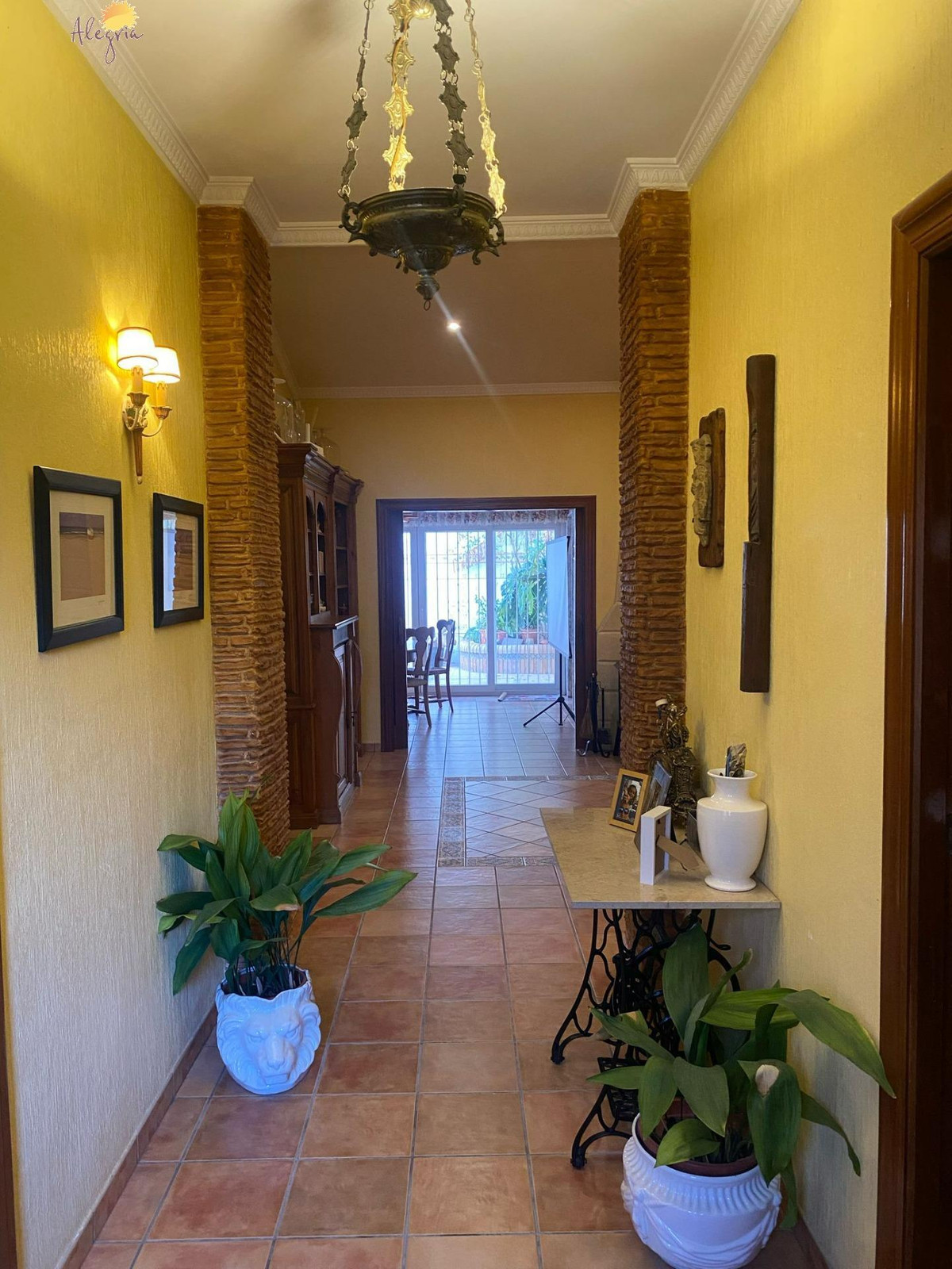 3 Bed Commercial unit for sale in Torrevieja Costa Blanca, Alicante, Spain