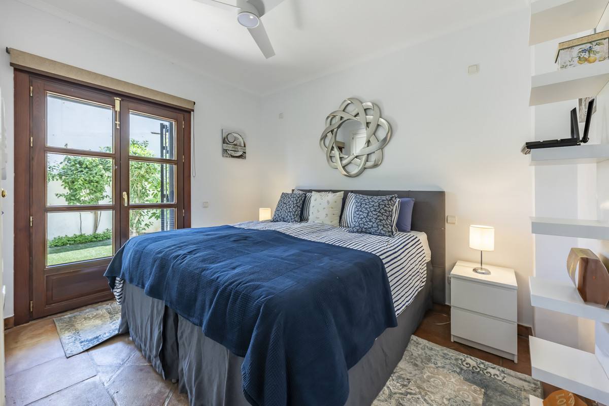4 Bed Townhouse for sale in Benahavís Costa Del Sol, Málaga, Spain