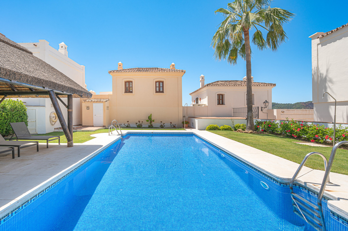 4 Bed Townhouse for sale in Benahavís Costa Del Sol, Málaga, Spain