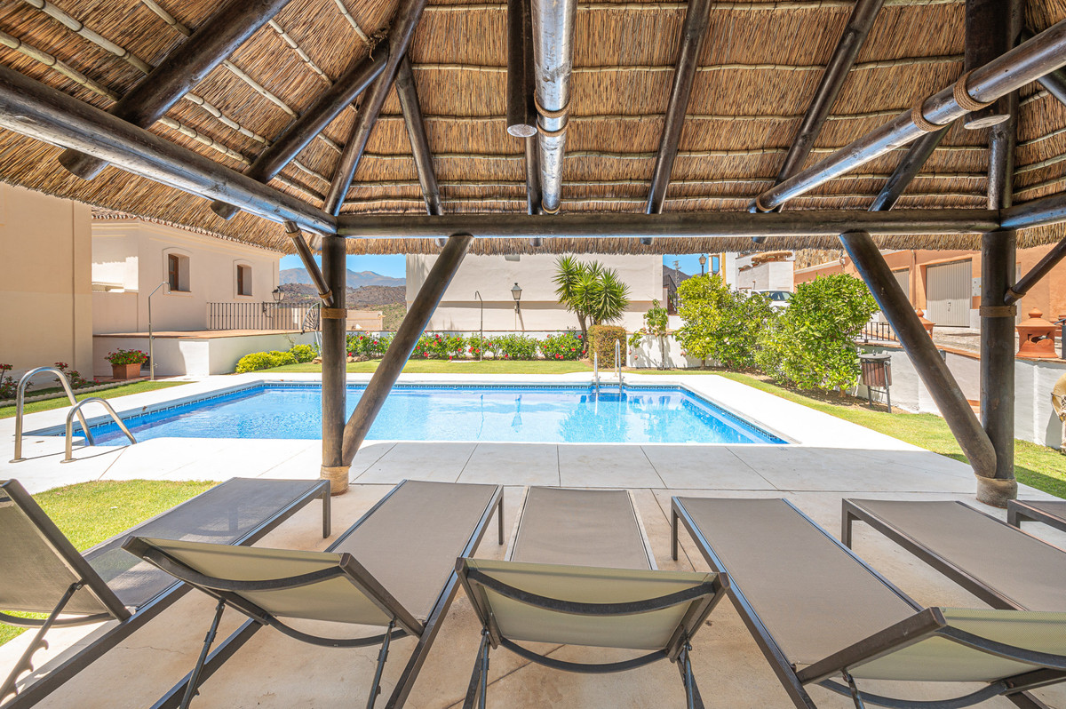 4 Bed Townhouse for sale in Benahavís Costa Del Sol, Málaga, Spain