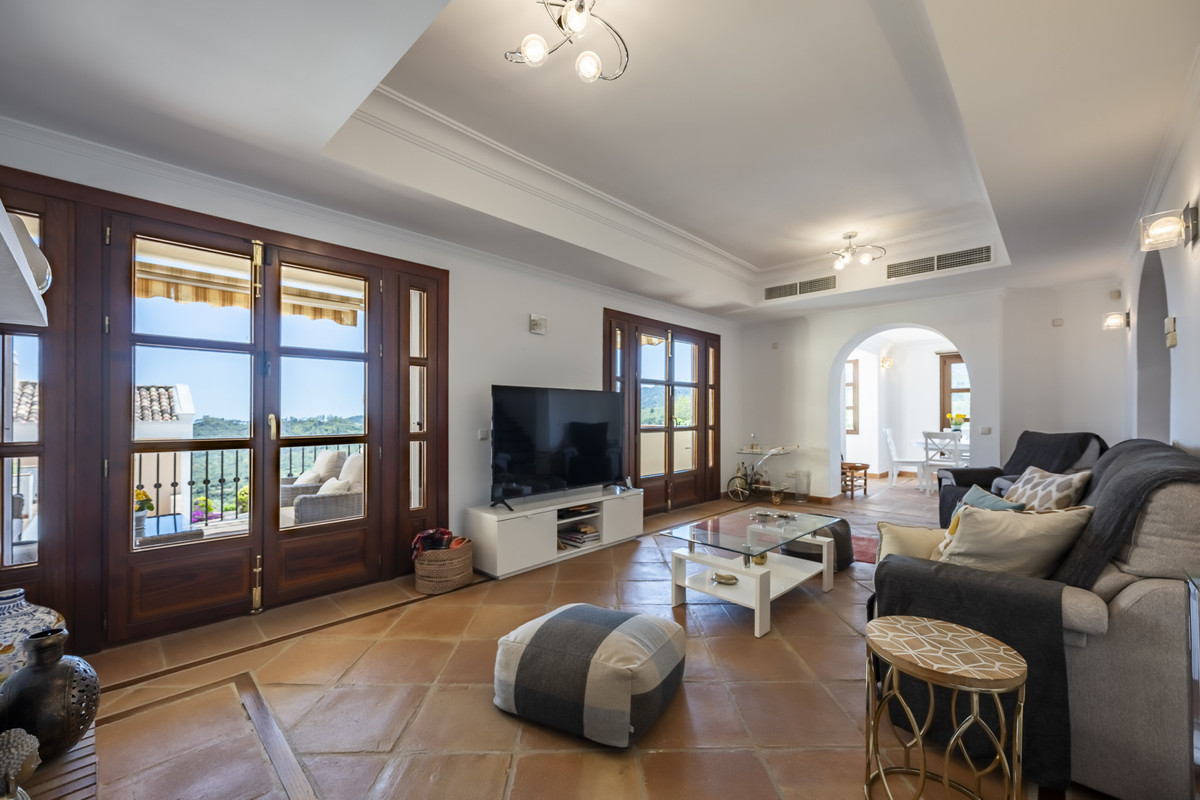 4 Bed Townhouse for sale in Benahavís Costa Del Sol, Málaga, Spain