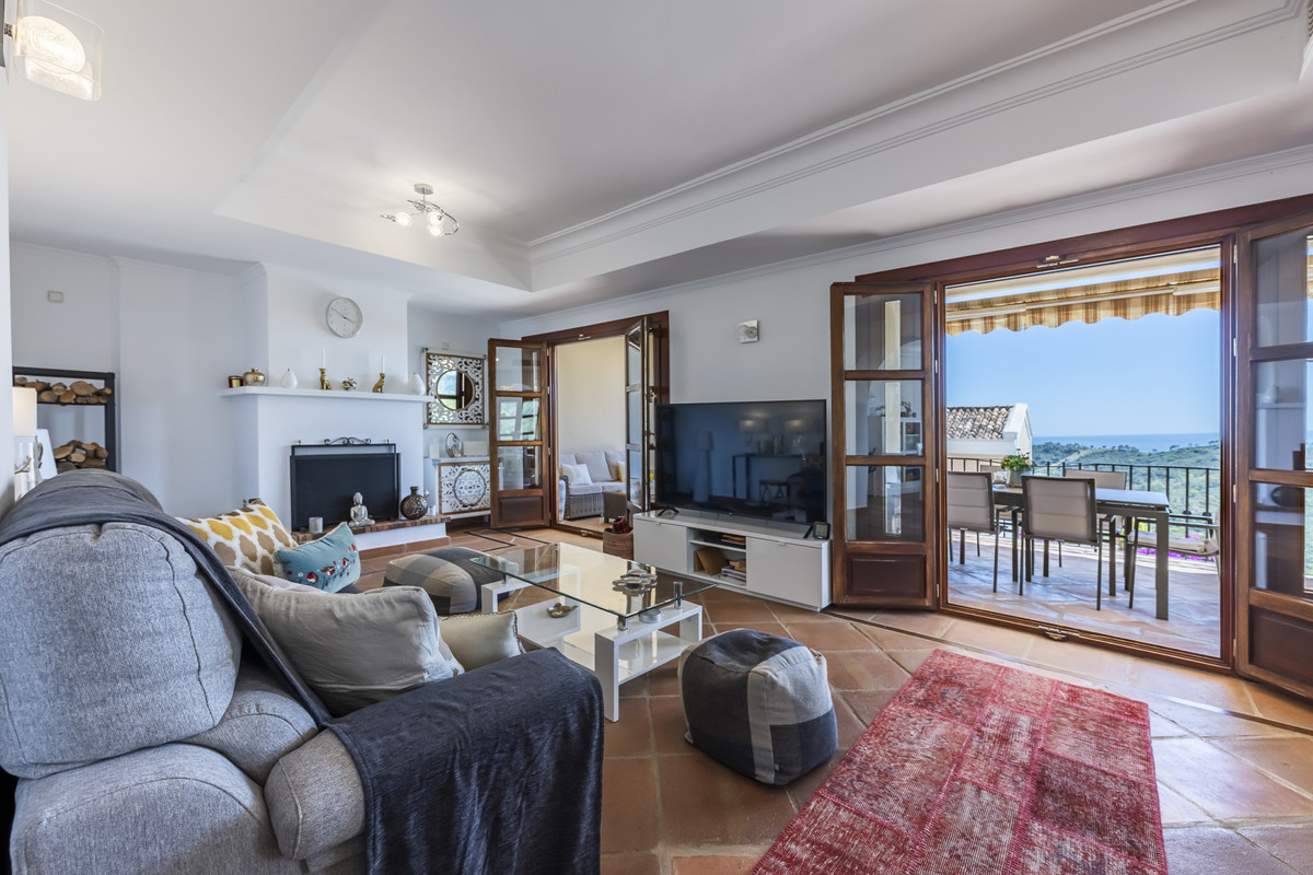 4 Bed Townhouse for sale in Benahavís Costa Del Sol, Málaga, Spain