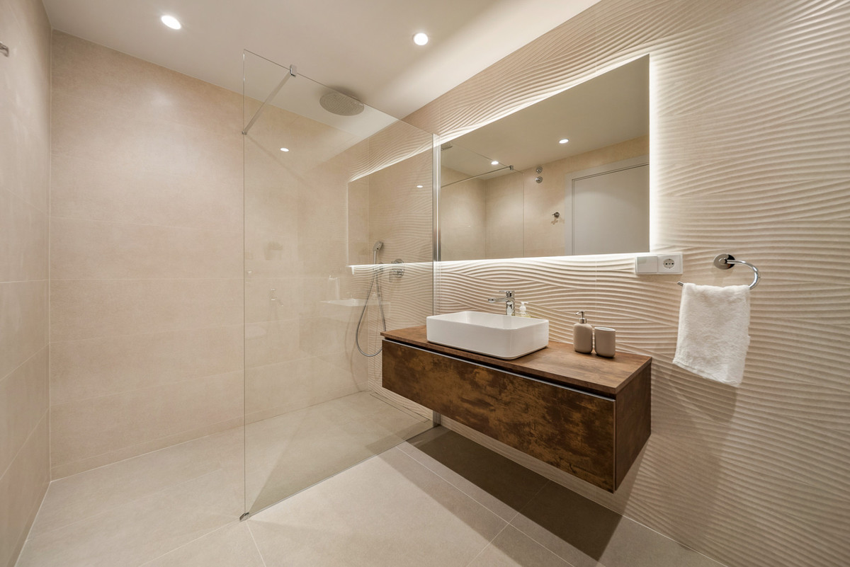 Se vende Apartamento Planta Baja de 3 dormitorios en Costa Del Sol, Málaga, España