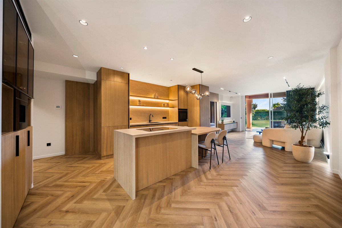 Se vende Apartamento Planta Baja de 3 dormitorios en Costa Del Sol, Málaga, España