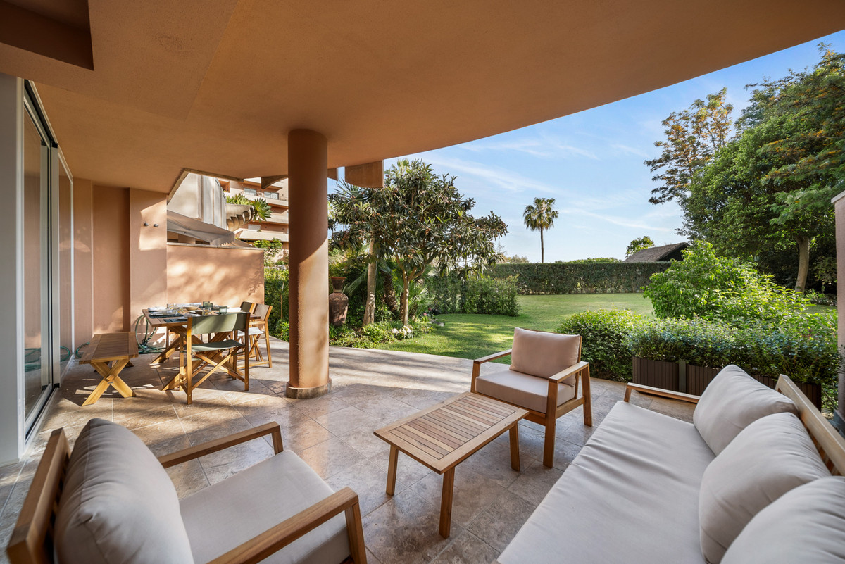 Se vende Apartamento Planta Baja de 3 dormitorios en Costa Del Sol, Málaga, España
