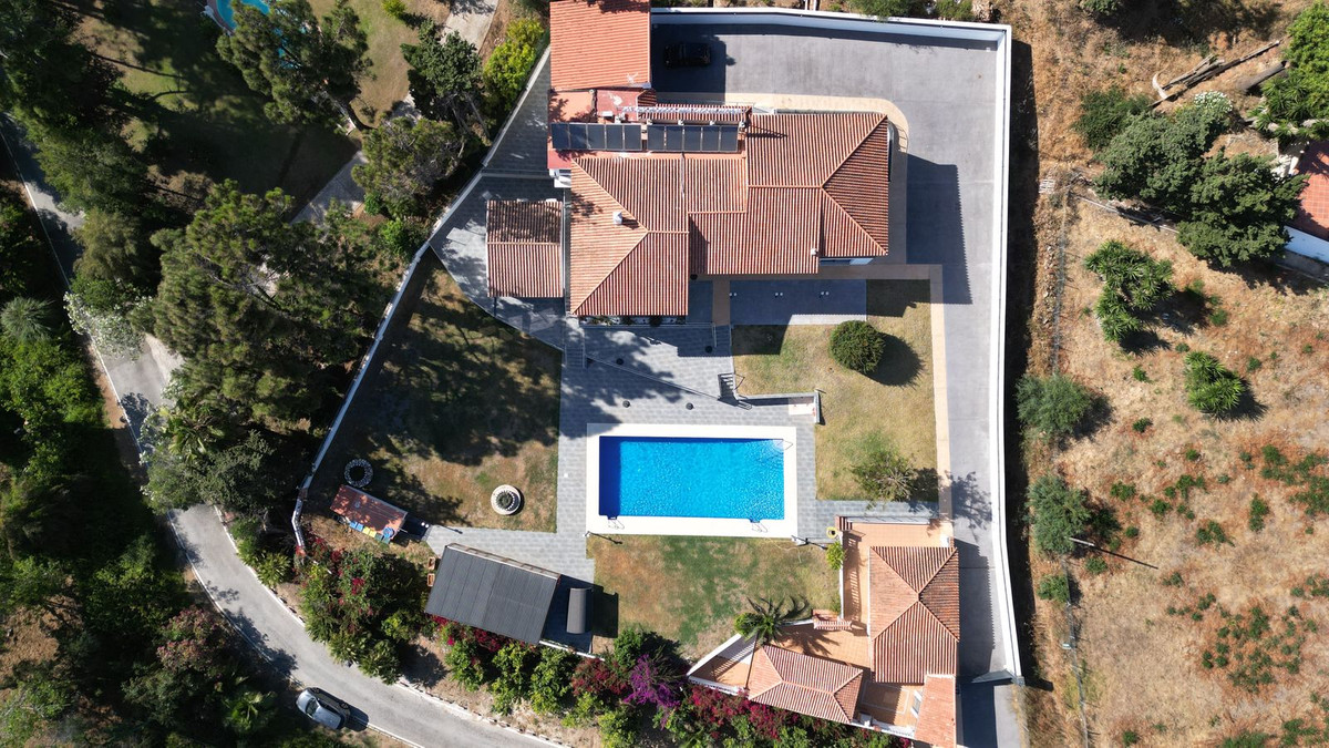 Se vende Villa - Chalet de 16 dormitorios en Costa Del Sol, Málaga, España
