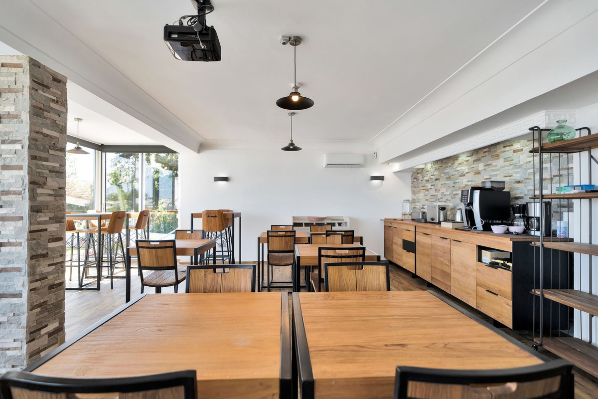 Se vende Villa - Chalet de 16 dormitorios en Costa Del Sol, Málaga, España