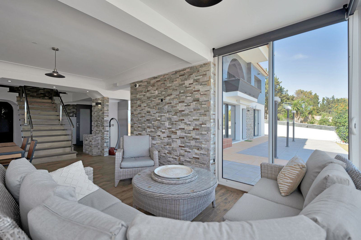 Se vende Villa - Chalet de 16 dormitorios en Costa Del Sol, Málaga, España