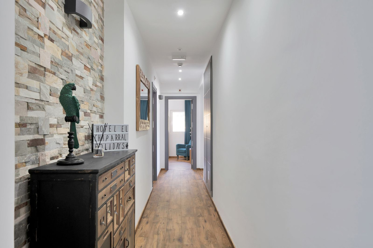 Se vende Villa - Chalet de 16 dormitorios en Costa Del Sol, Málaga, España