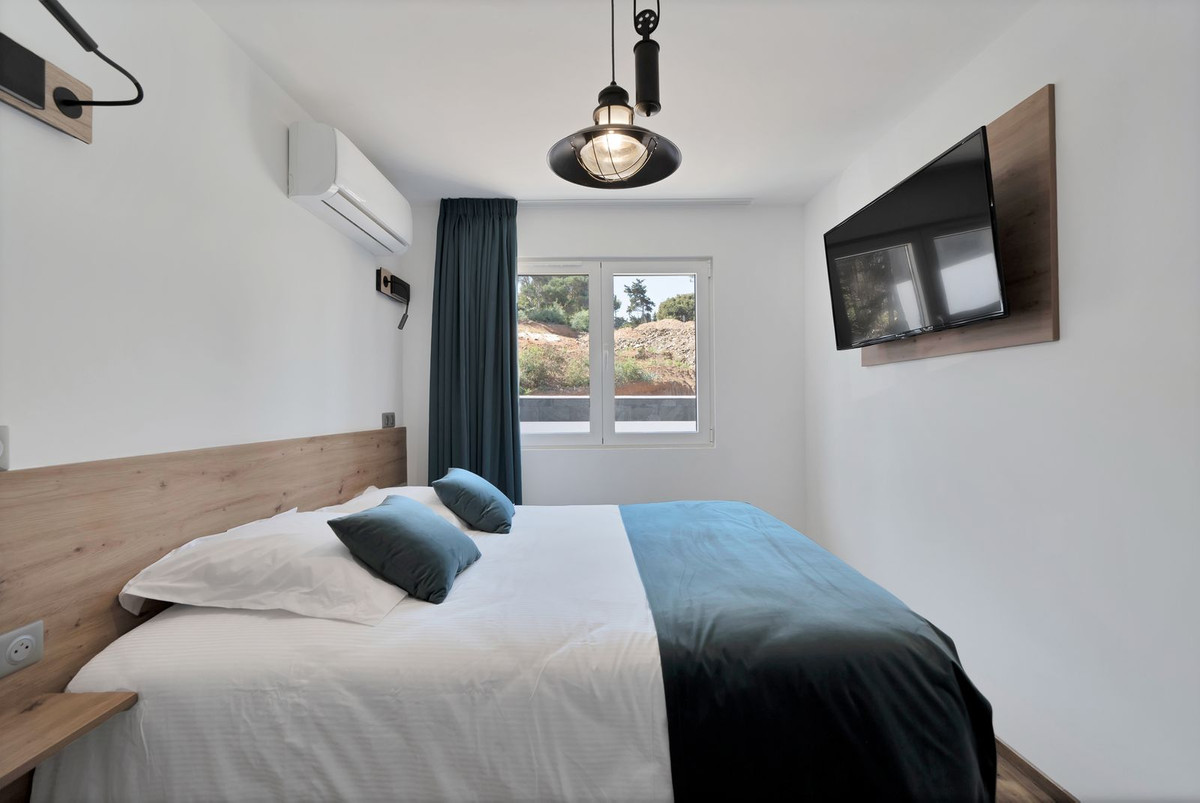 Se vende Villa - Chalet de 16 dormitorios en Costa Del Sol, Málaga, España