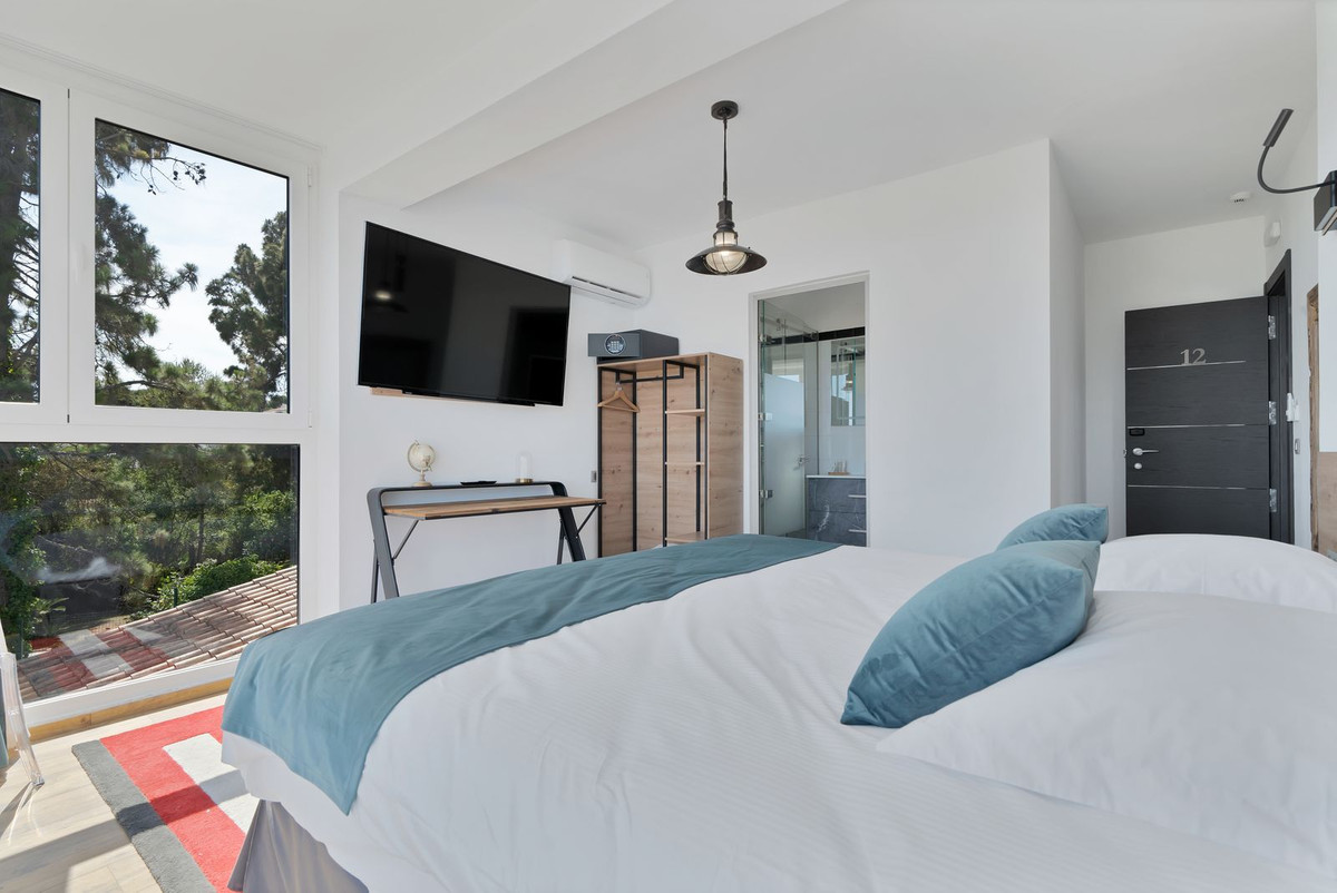 Se vende Villa - Chalet de 16 dormitorios en Costa Del Sol, Málaga, España