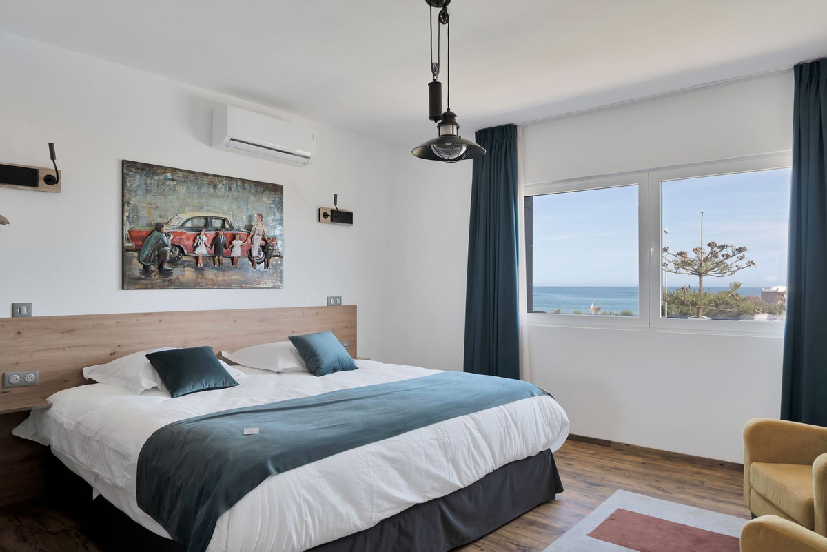 Se vende Villa - Chalet de 16 dormitorios en Costa Del Sol, Málaga, España