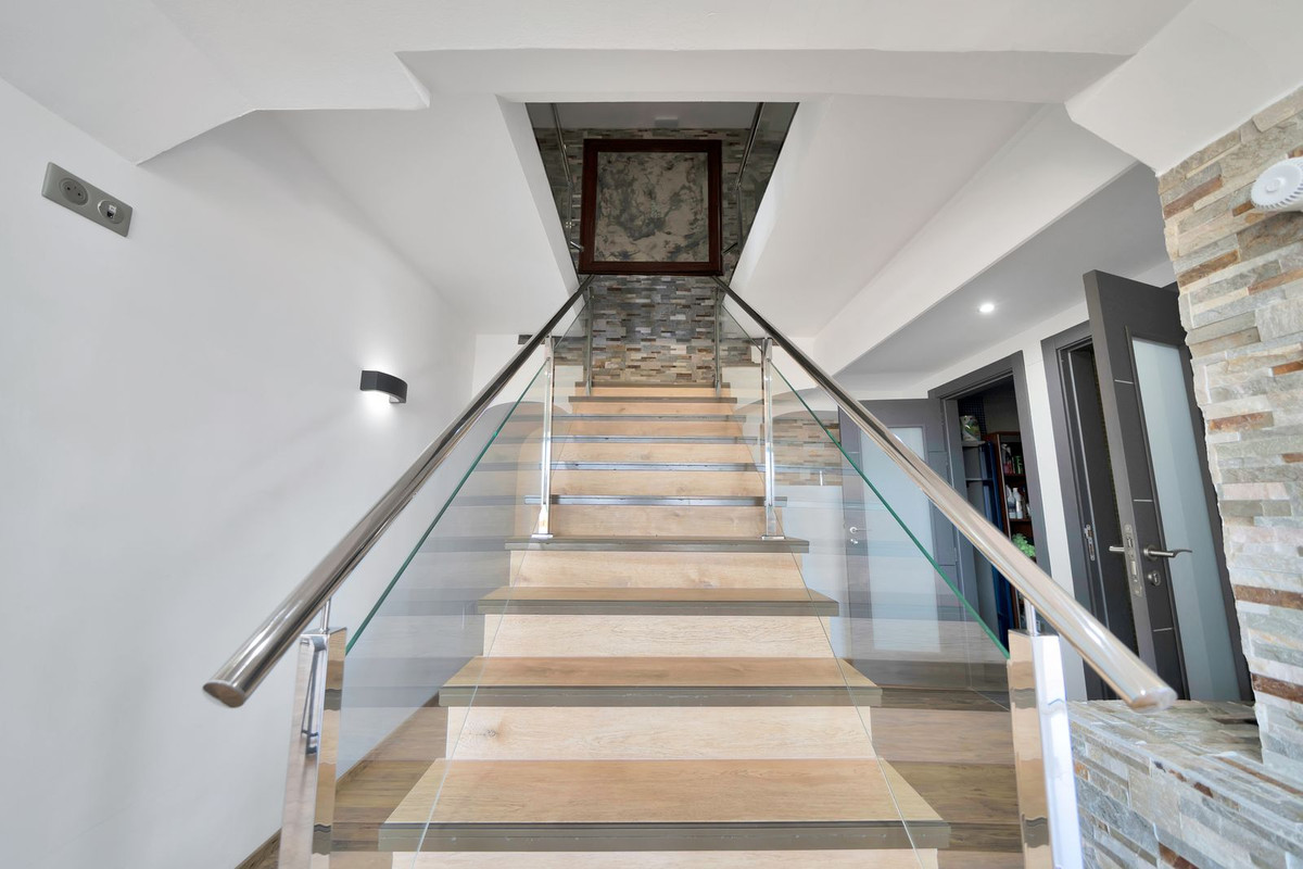 Se vende Villa - Chalet de 16 dormitorios en Costa Del Sol, Málaga, España