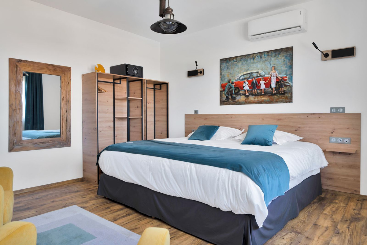 Se vende Villa - Chalet de 16 dormitorios en Costa Del Sol, Málaga, España