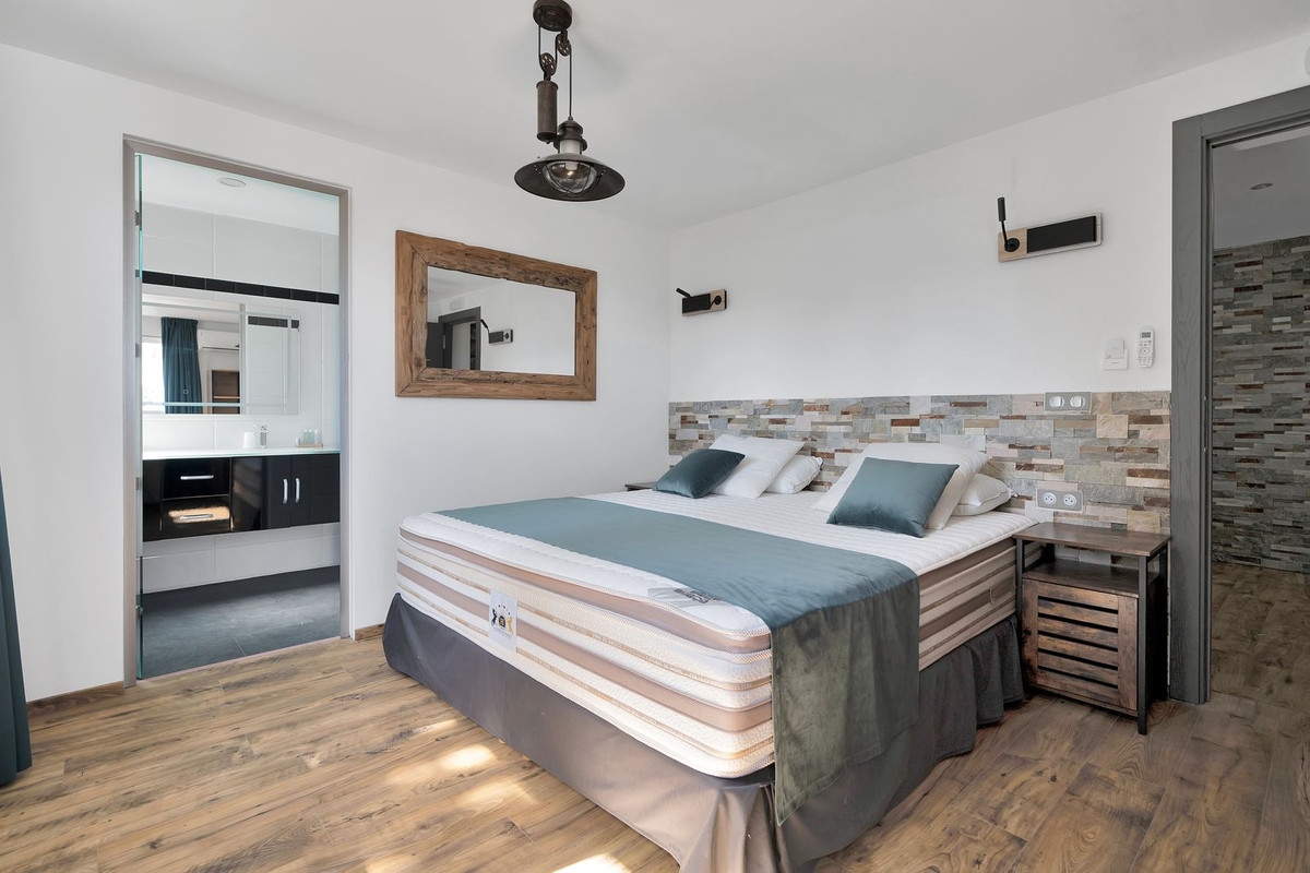 Se vende Villa - Chalet de 16 dormitorios en Costa Del Sol, Málaga, España