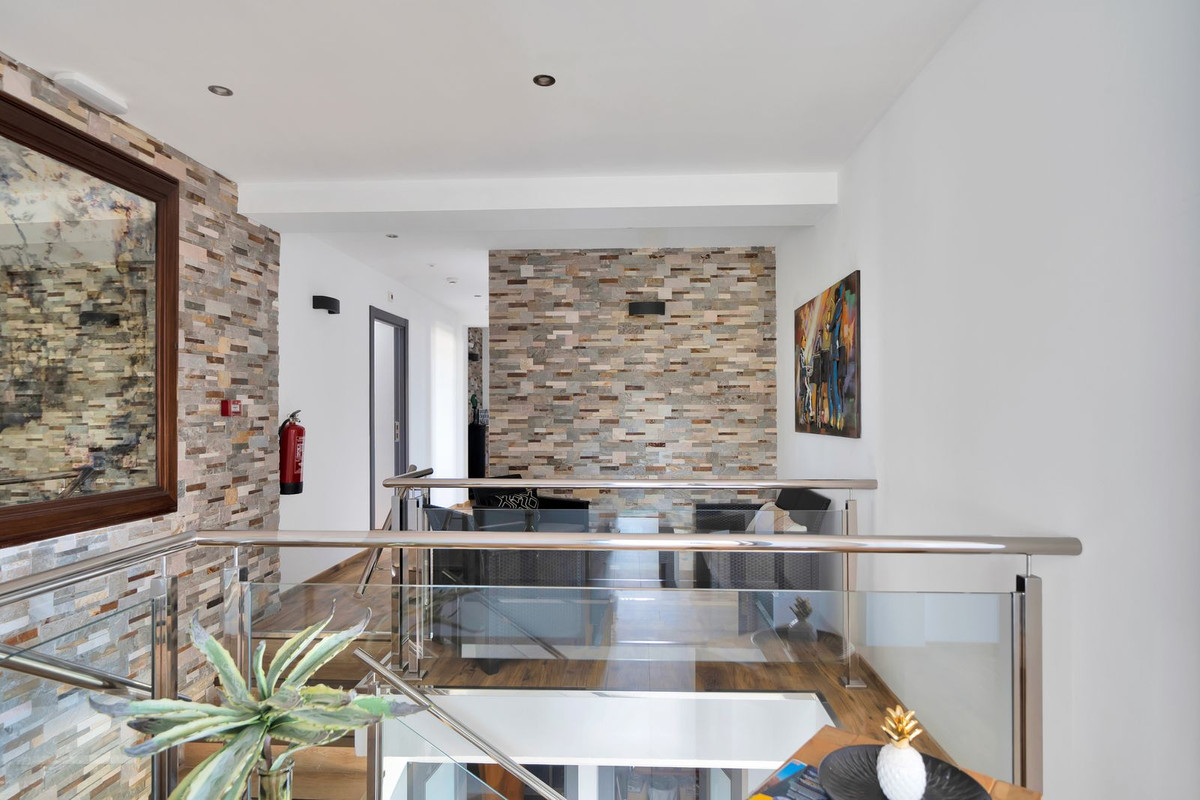 Se vende Villa - Chalet de 16 dormitorios en Costa Del Sol, Málaga, España