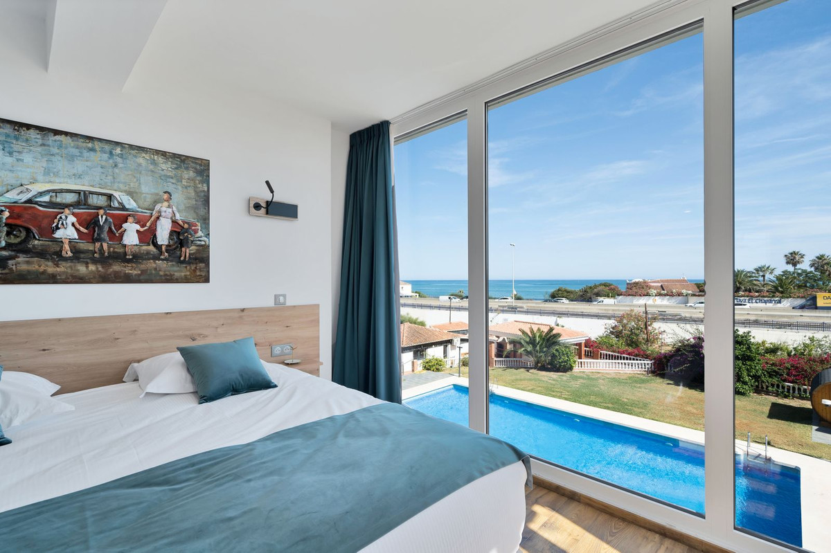 Se vende Villa - Chalet de 16 dormitorios en Costa Del Sol, Málaga, España