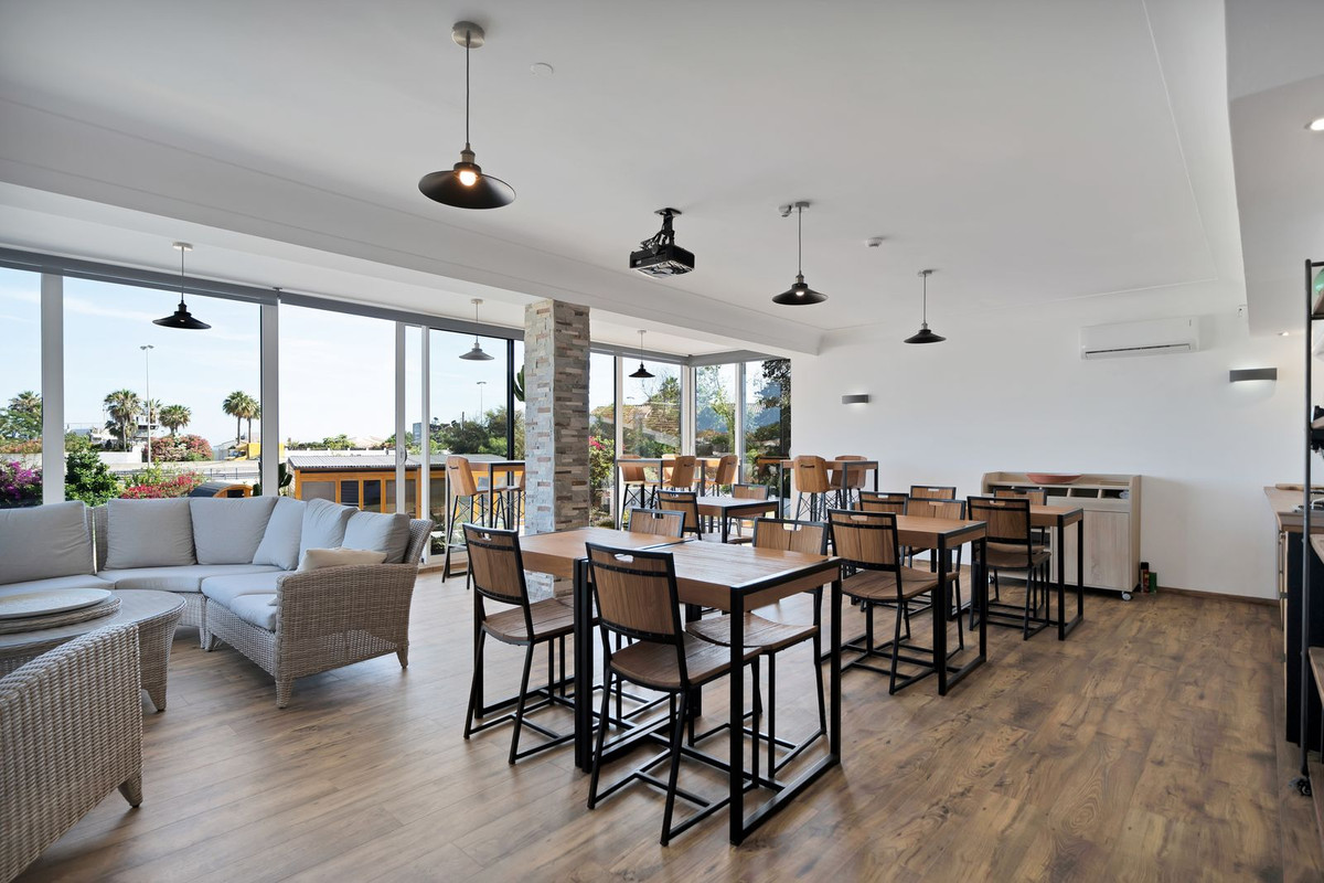 Se vende Villa - Chalet de 16 dormitorios en Costa Del Sol, Málaga, España