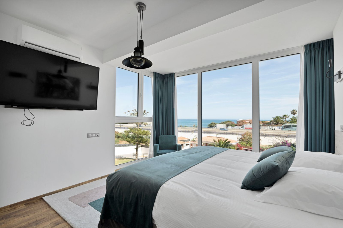 Se vende Villa - Chalet de 16 dormitorios en Costa Del Sol, Málaga, España