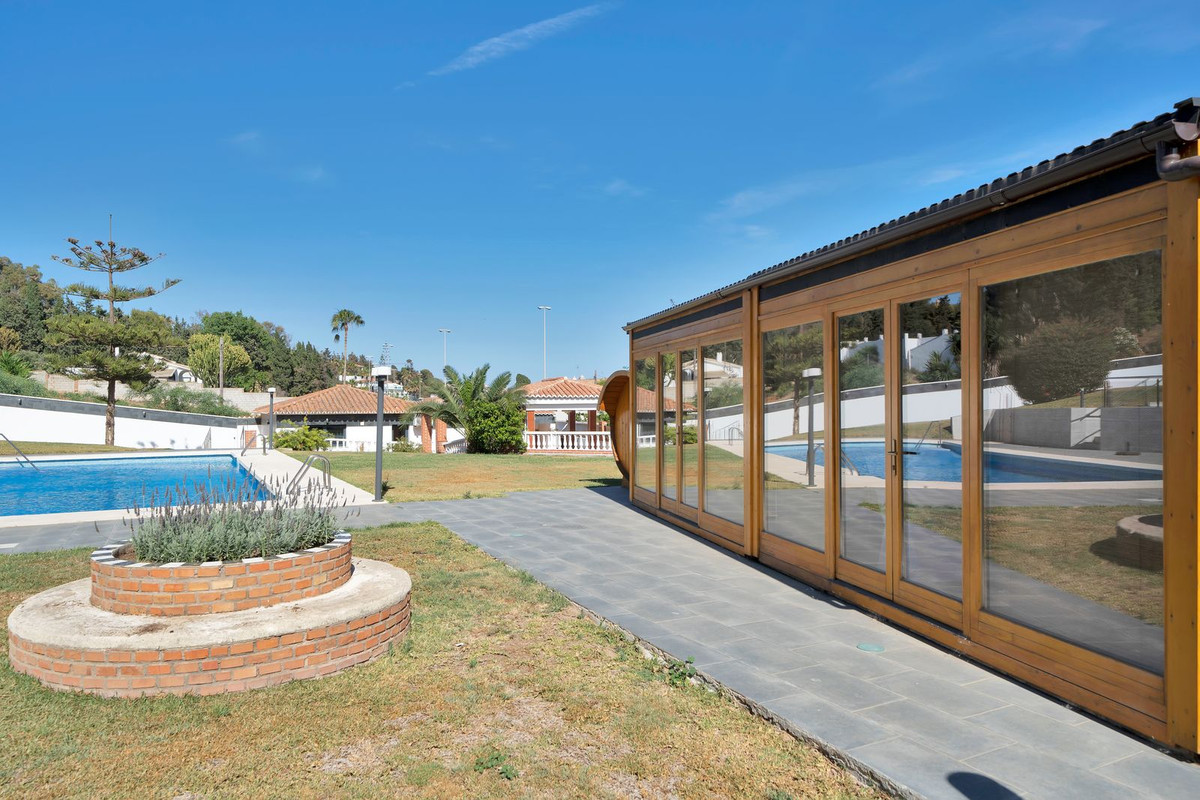 Se vende Villa - Chalet de 16 dormitorios en Costa Del Sol, Málaga, España