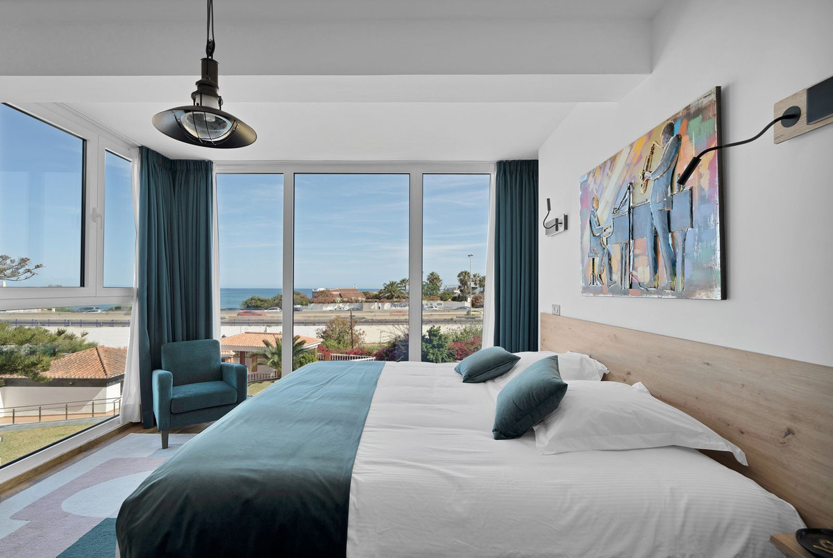 Se vende Villa - Chalet de 16 dormitorios en Costa Del Sol, Málaga, España