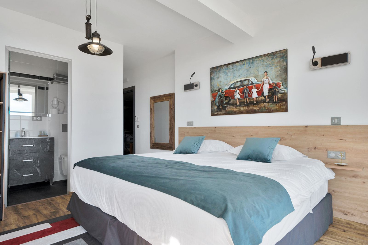 Se vende Villa - Chalet de 16 dormitorios en Costa Del Sol, Málaga, España