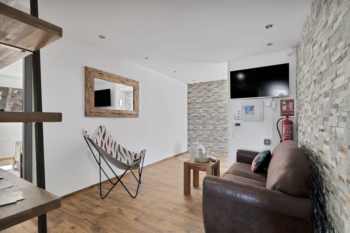 Se vende Villa - Chalet de 16 dormitorios en Costa Del Sol, Málaga, España
