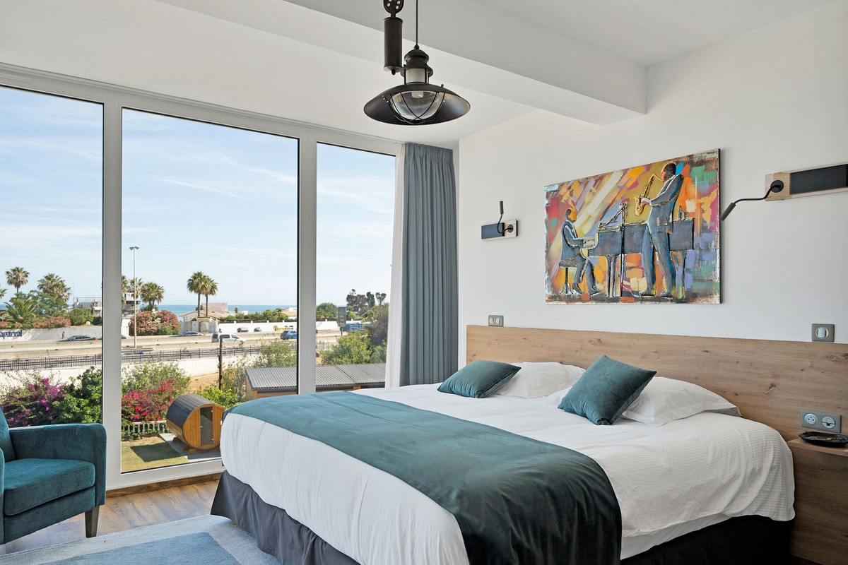 Se vende Villa - Chalet de 16 dormitorios en Costa Del Sol, Málaga, España