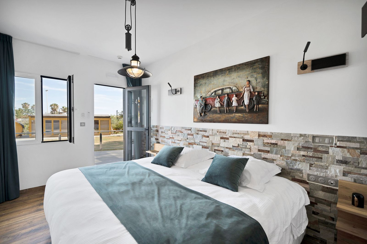 Se vende Villa - Chalet de 16 dormitorios en Costa Del Sol, Málaga, España