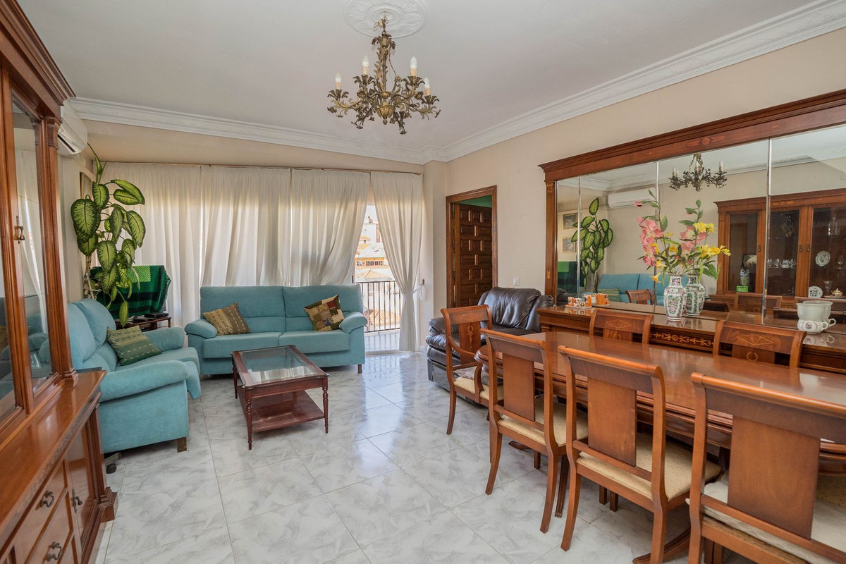 Se vende Apartamento en Planta Última de 2 dormitorios en Costa Del Sol, Málaga, España