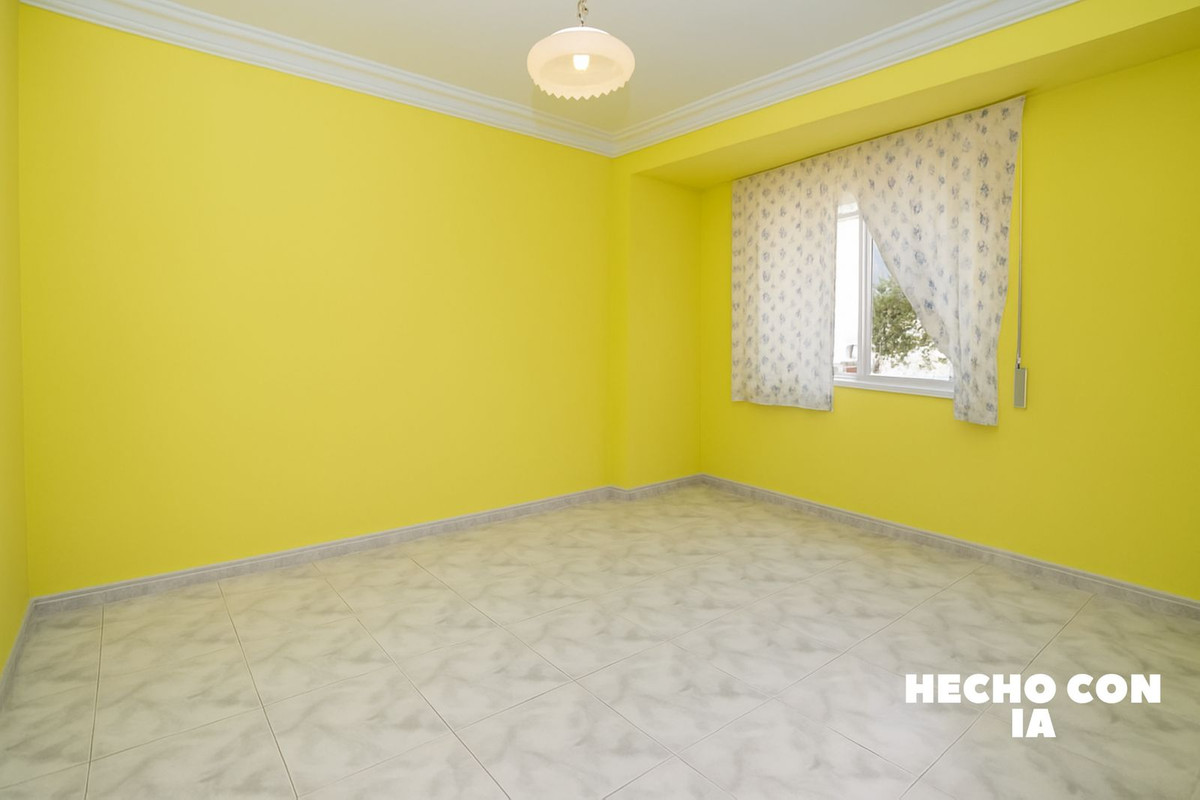 Se vende Apartamento en Planta Última de 2 dormitorios en Costa Del Sol, Málaga, España