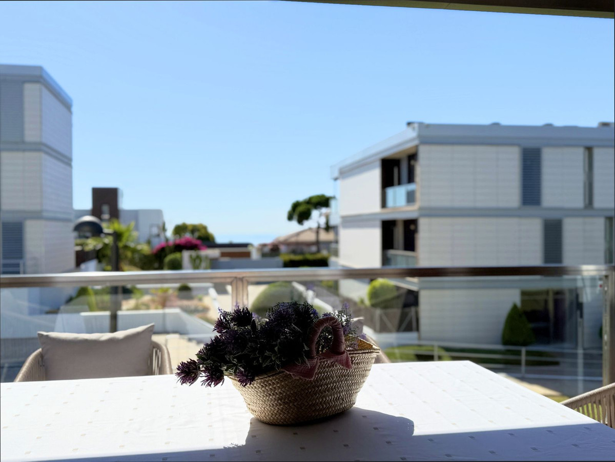 3 Bed Apartment for sale in La Duquesa Costa Del Sol, Málaga, Spain