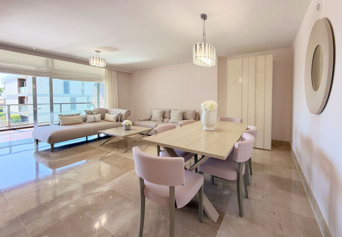 3 Bed Apartment for sale in La Duquesa Costa Del Sol, Málaga, Spain